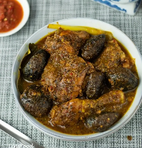Ayam Buah Keluak
